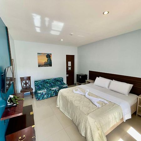 Little Rock Cebu Hotel Lapu-Lapu City Buitenkant foto